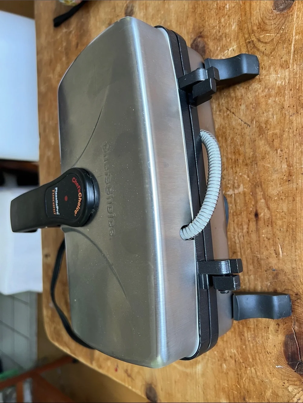 Pre owned Chef's Choice PizzellePro Toscano Model 834, electric waffle iron